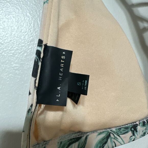 LA Hearts Triangle Bikini Top - Picture 3 of 5